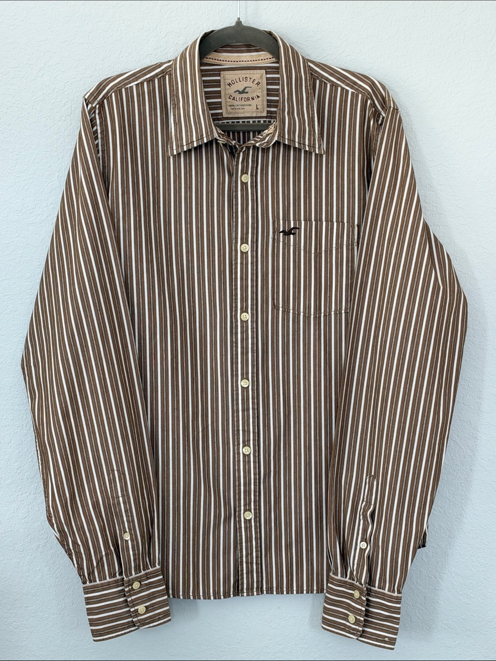 Hollister California Men’s L Brown White Striped 100% Cotton Button Down Shir